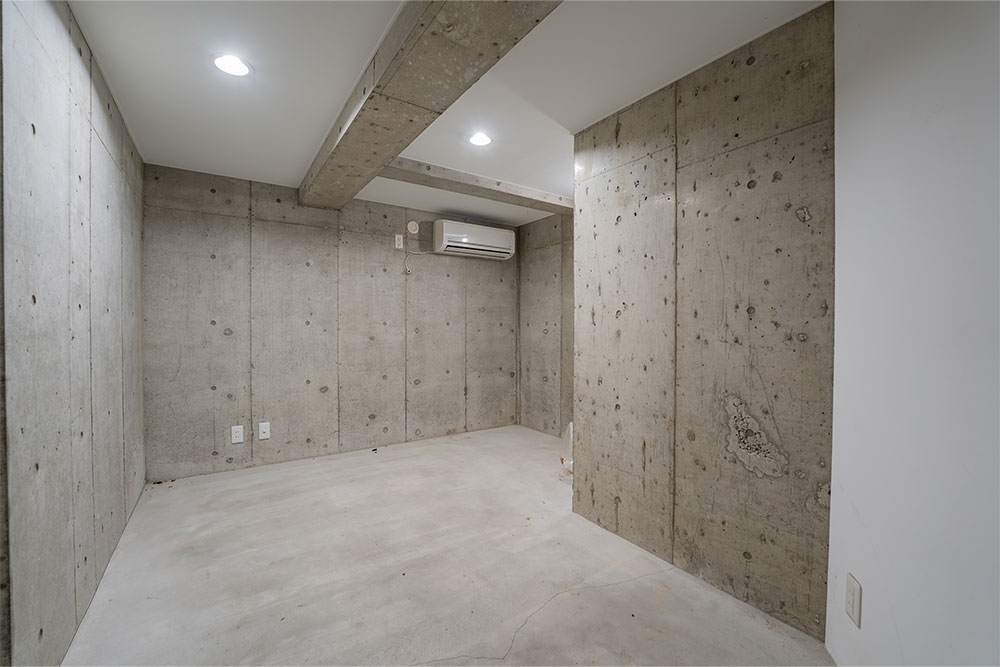 ガレージ奥のストレージ