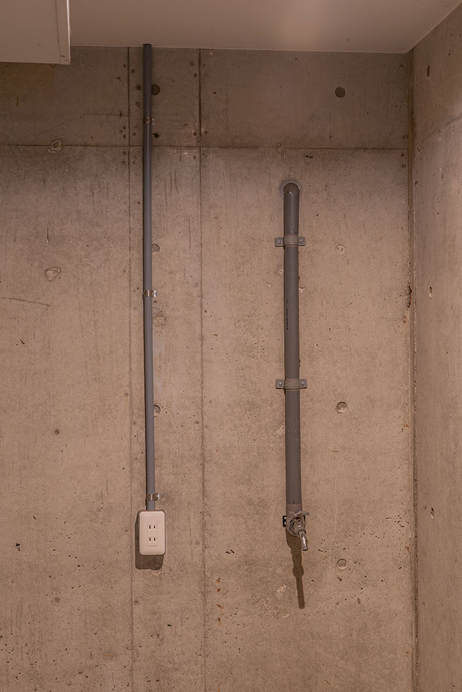 100Vコンセントと壁出し水栓