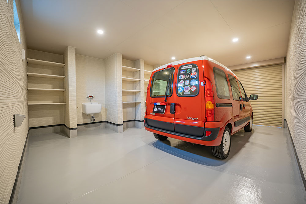 奥行6.61m、床は塗装仕上げとなる