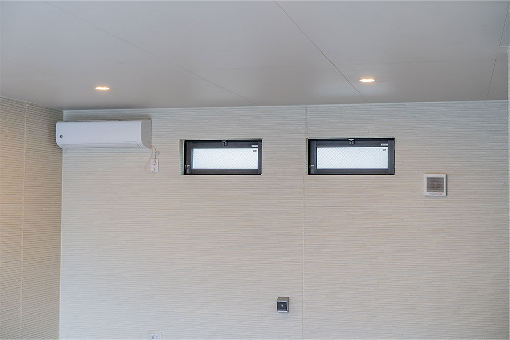 エアコン・換気扇・明り取り窓