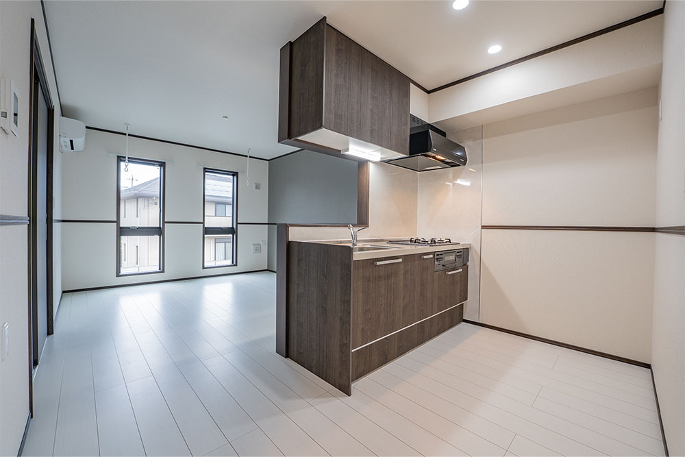 日常の会話が弾むカウンターキッチン