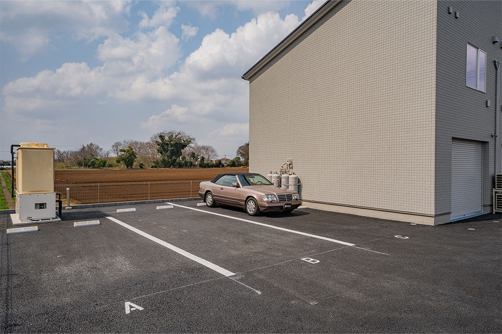 各戸1台分の屋外駐車場付き