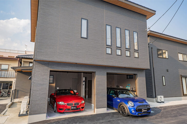 並列2台+屋外2台の戸建てガレージハウス｜東武宇都宮駅 徒歩12分