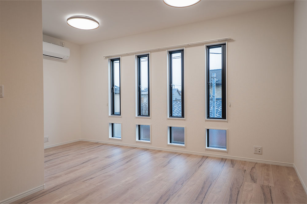 LDKのスリット窓