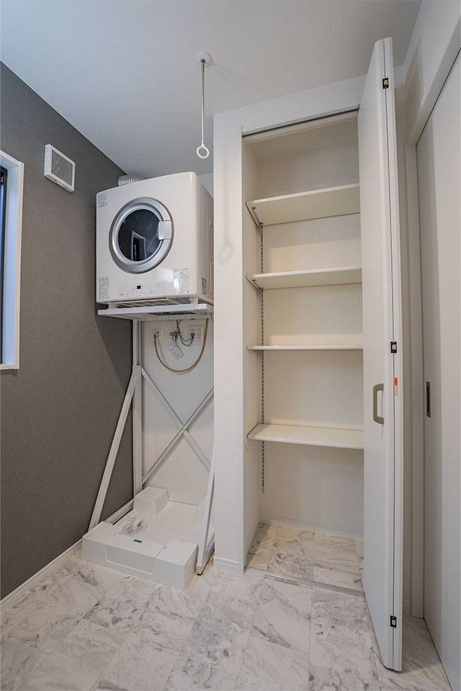 洗濯機置場・乾燥機・収納