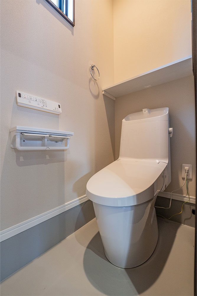 ガレージのトイレ