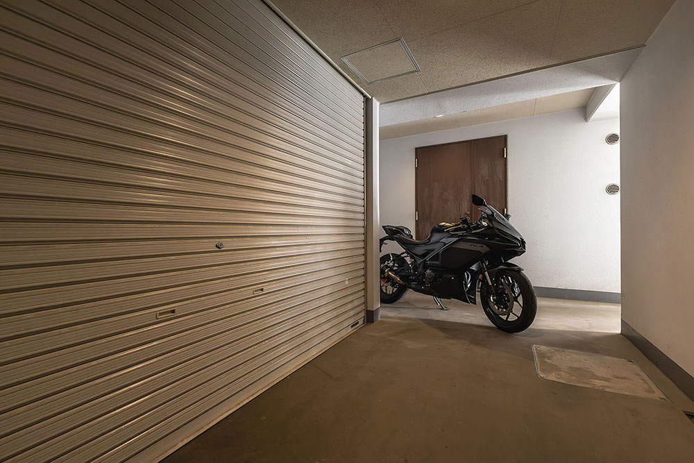 通路奥の丁字路で方向転換が可能