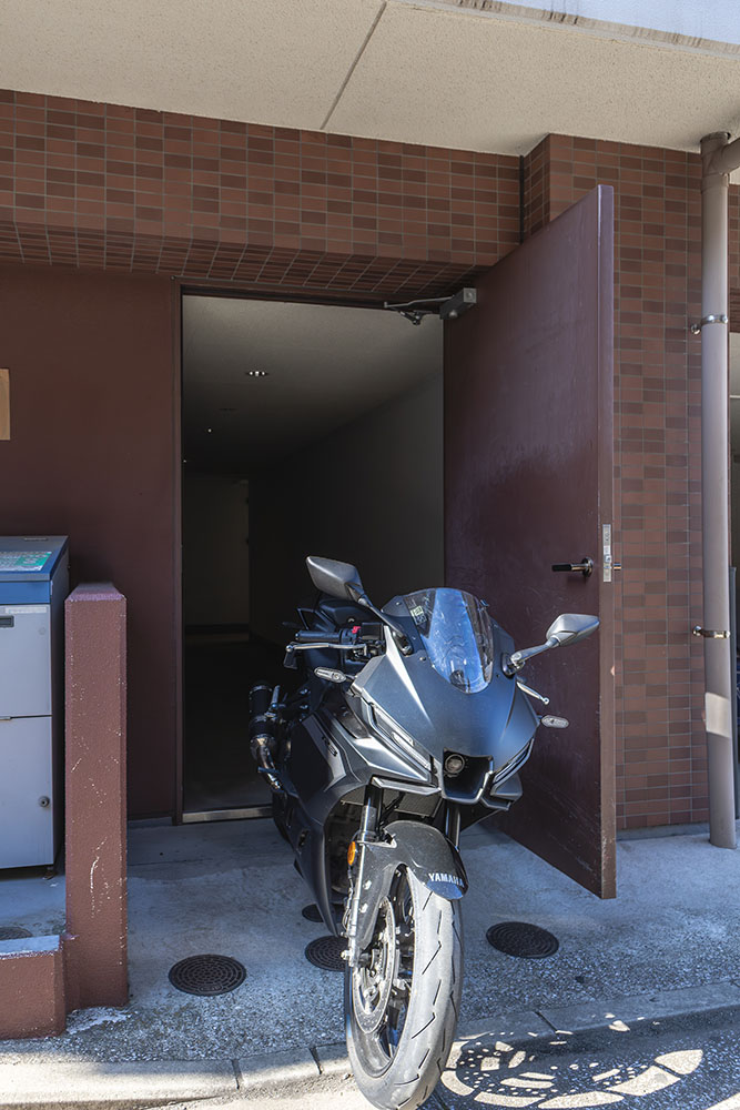 バイク出入り口