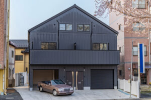 事務所可、シンメトリーな三角屋根ガレージハウス｜四街道駅 歩5分