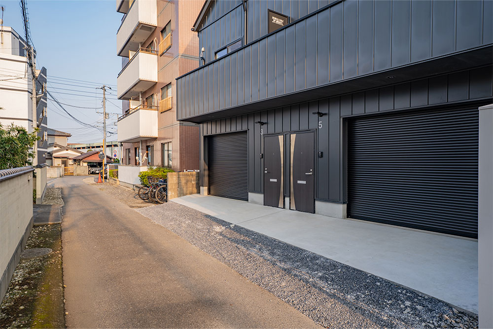 3/5号室側の前面道路