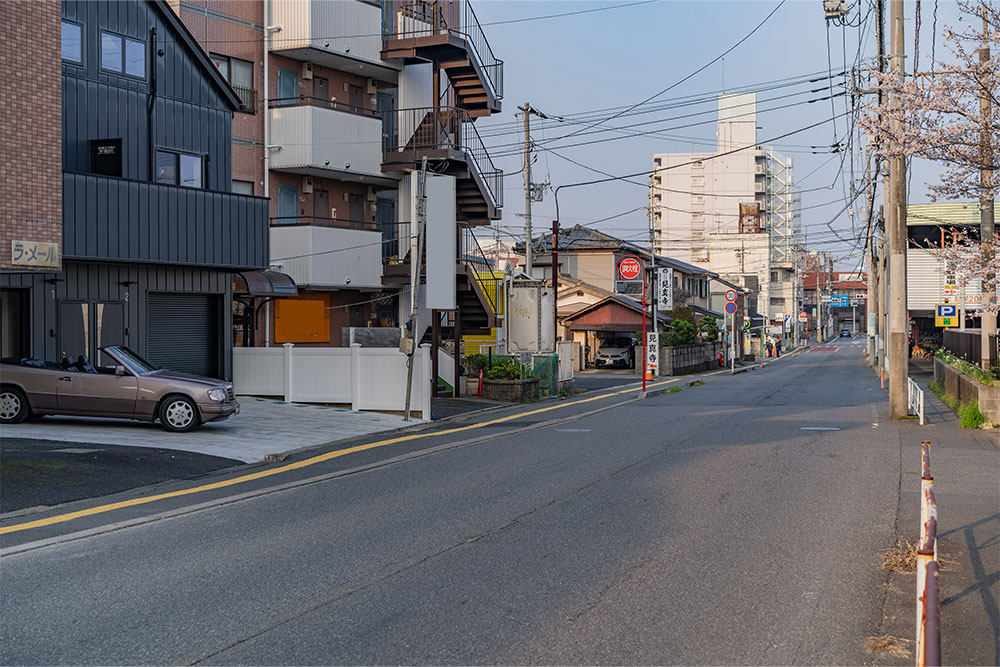 1/2号室側の前面道路
