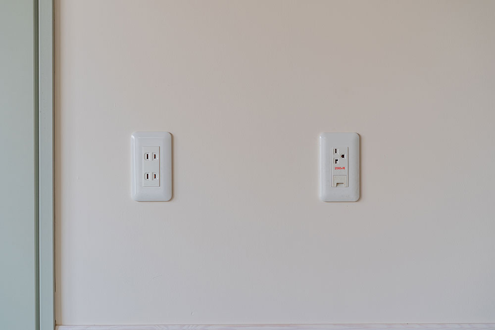 EV充電用200V電源＆100Vコンセント