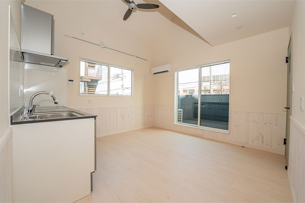 吹抜け仕様のワンルーム（9帖）