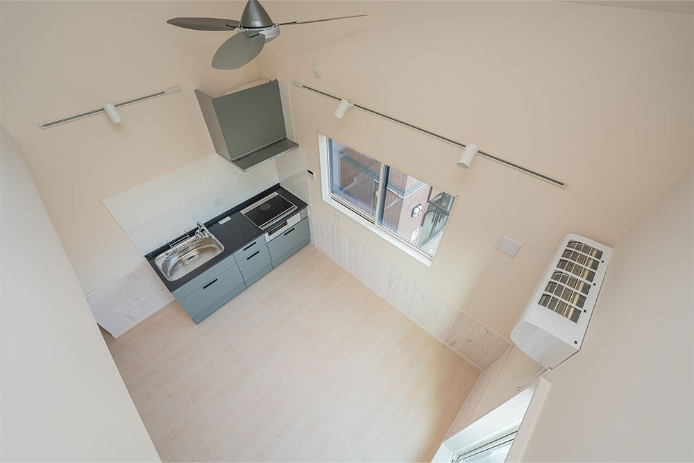 ロフトから見た居室