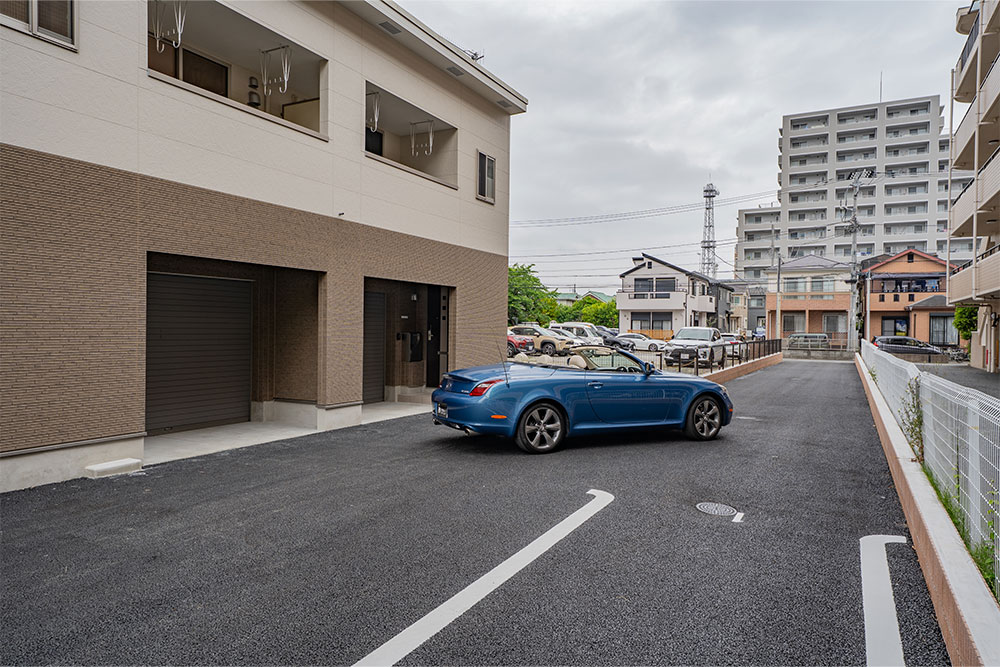 ガレージ前の車路