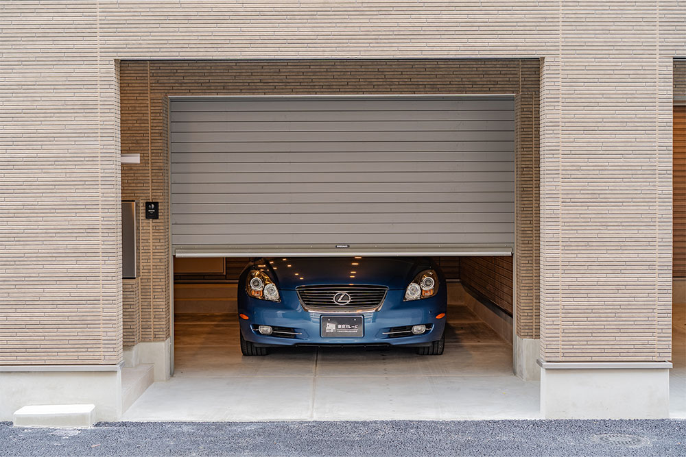 ガレージに駐車したLEXUS_SC430