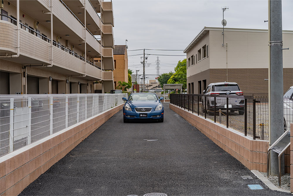 前面道路からの車路
