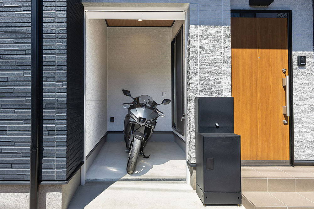ガレージに駐車したYAMAHA_YZF-R3