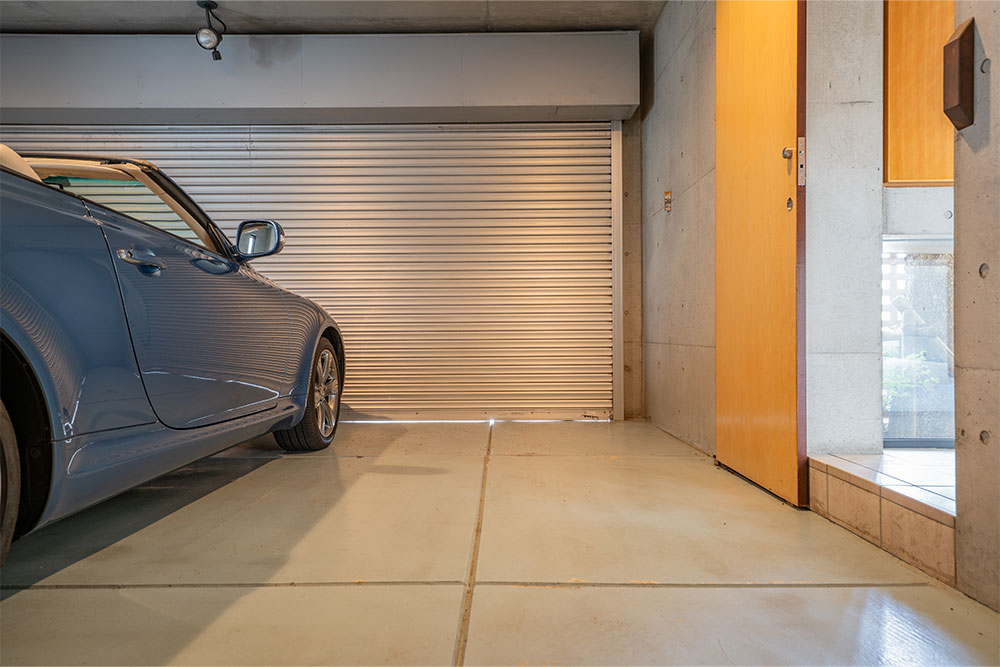 ガレージに駐車したLEXUS_SC430