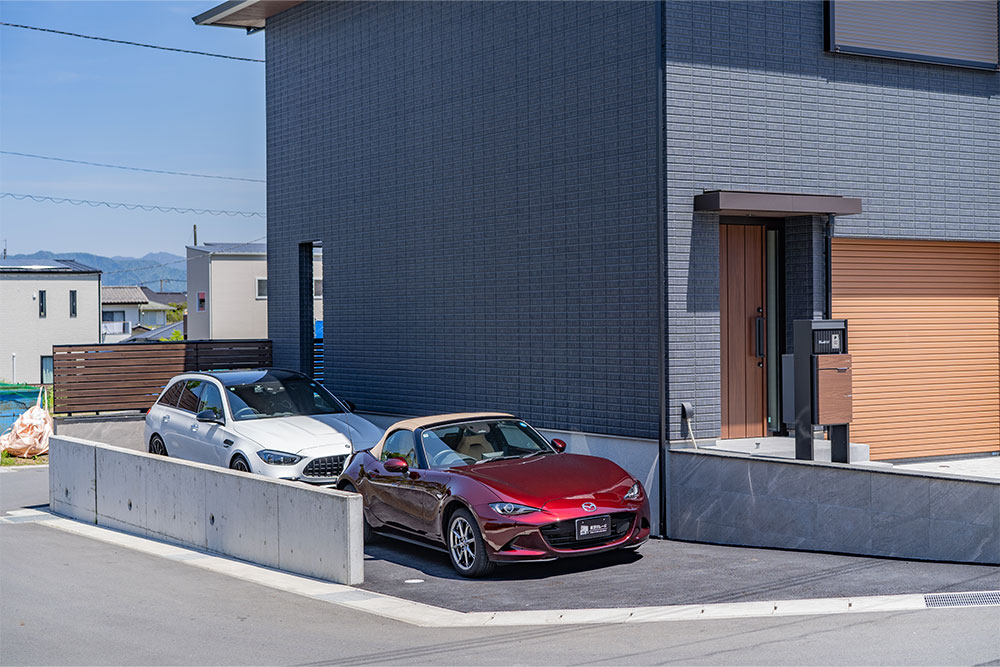 03号室の屋外駐車スペース