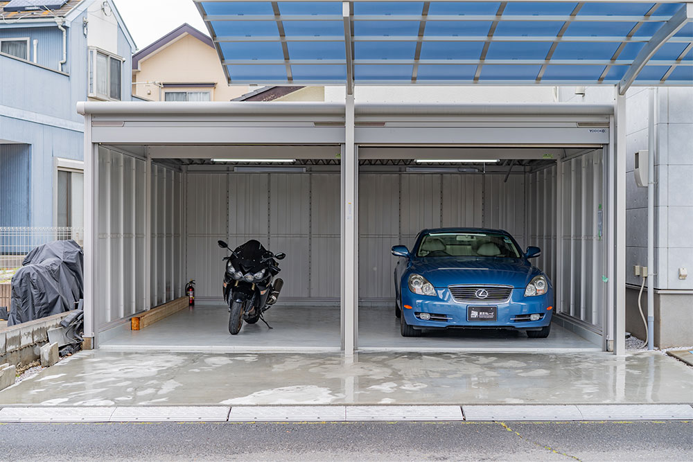ガレージに駐車したKAWASAKI_ZZR1400&LEXUS_SC430