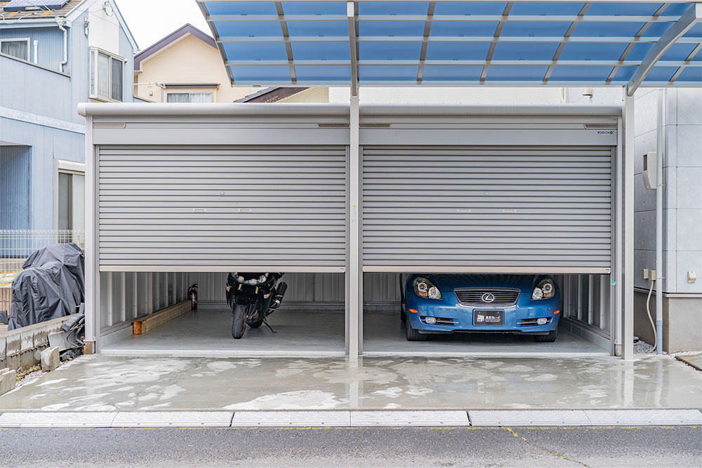 ガレージに駐車したKAWASAKI_ZZR1400&LEXUS_SC430