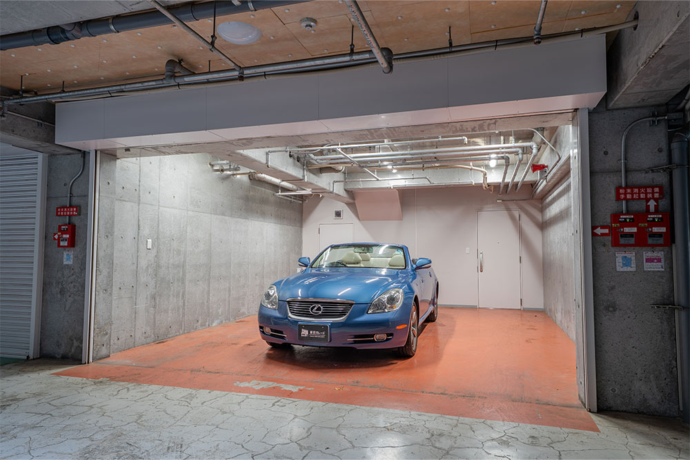 ガレージに駐車したLEXUS_SC430