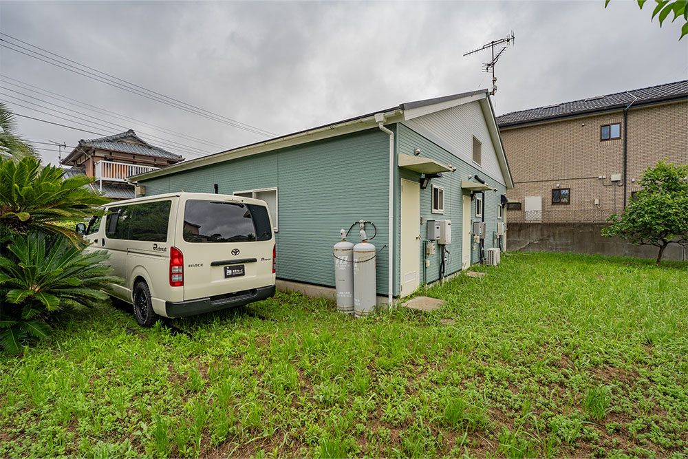 建物横の一時駐車スペース