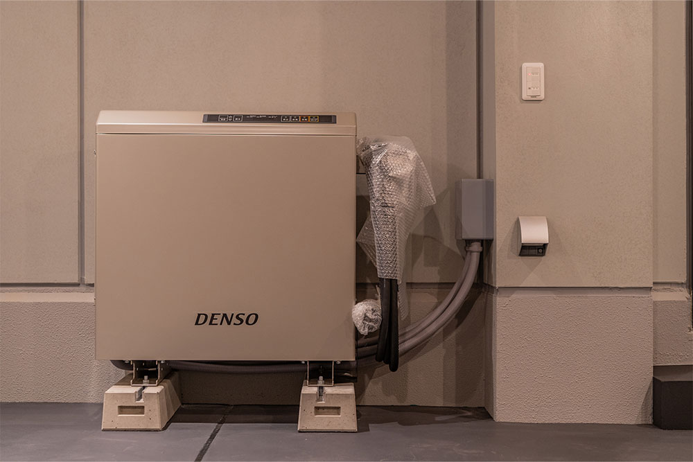 DENSO製V2H-充放電器