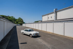 国道463号至近、バイクや2台区画を含む70庫の貸しガレージ｜所沢市