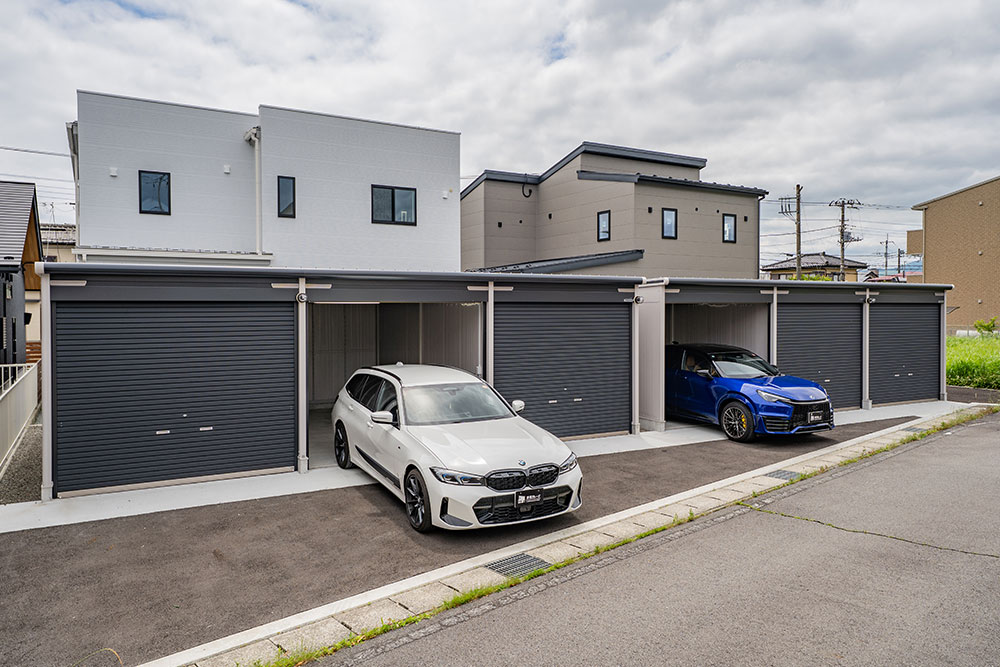静岡県御殿場市新橋の貸しガレージとBMW3シリーズツーリング&LEXUS_LBX MORIZO RR