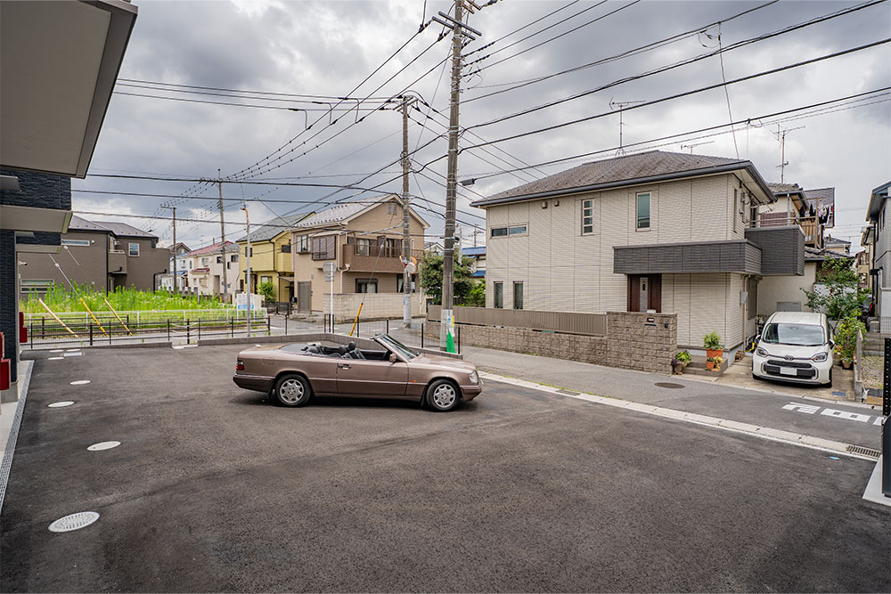 ガレージ前の空地