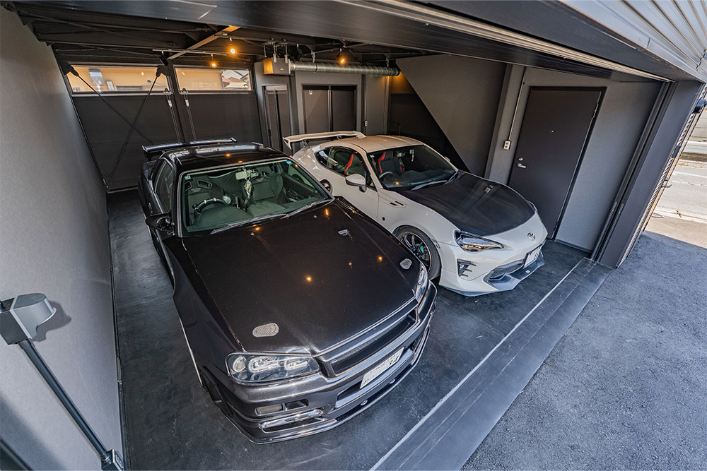 ガレージに駐車したER34&86