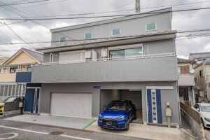 専用トイレ完備、DIYにも適したゆとりあるガレージ｜河辺駅 歩10分