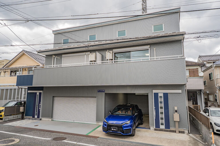 専用トイレ完備、DIYにも適したゆとりあるガレージ｜河辺駅 歩10分