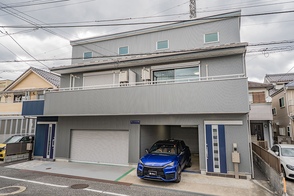 東京都青梅市河辺町7丁目の賃貸ガレージハウスとLEXUS_LBX MORIZO RR