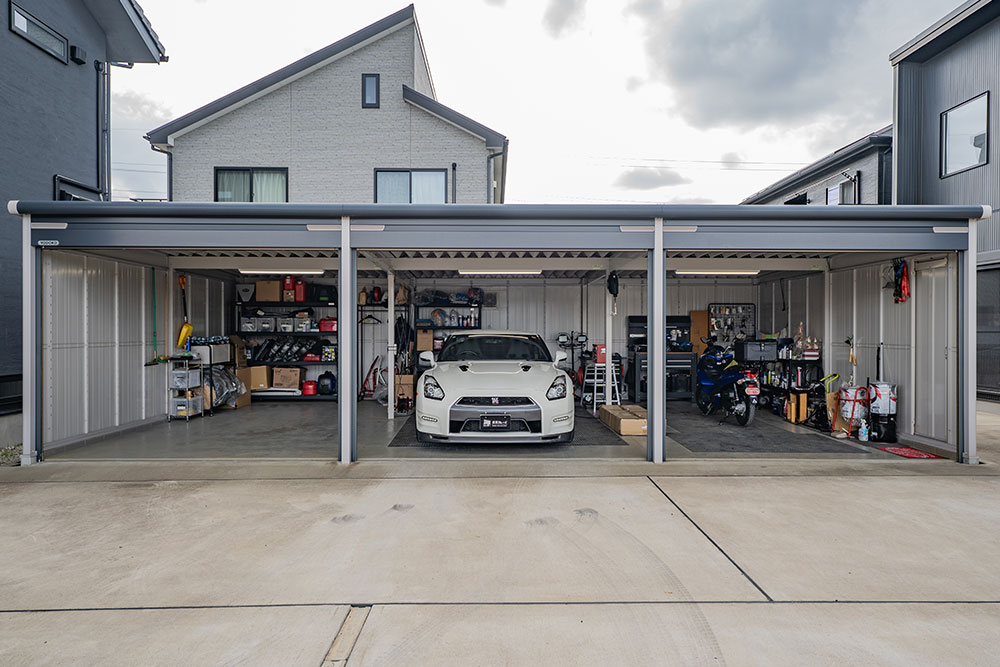 ガレージに駐車したR35GT-R
