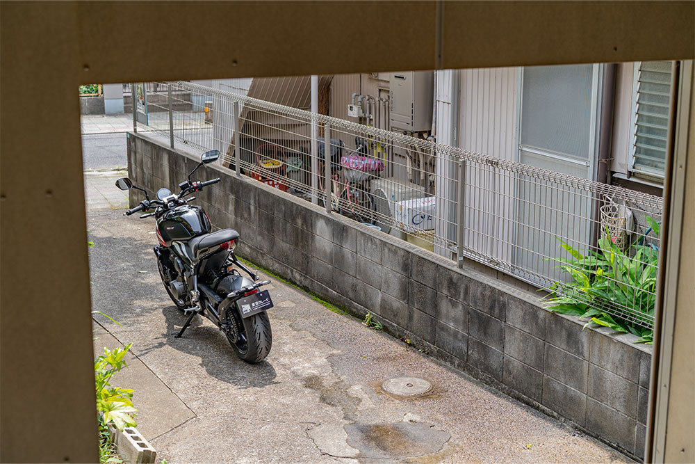 通路とTriumph_ Trident 660