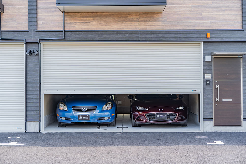 ガレージに駐車したSC430&NDロードスター