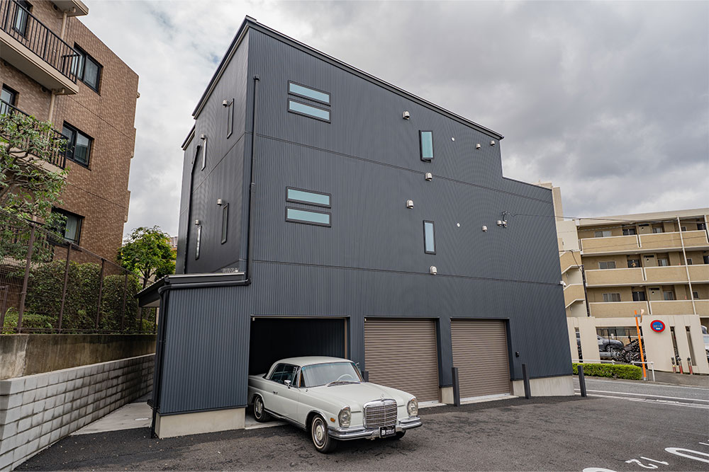 東京都板橋区成増5丁目の貸しガレージ「UTカーパーク」と280SE3.5Coupe