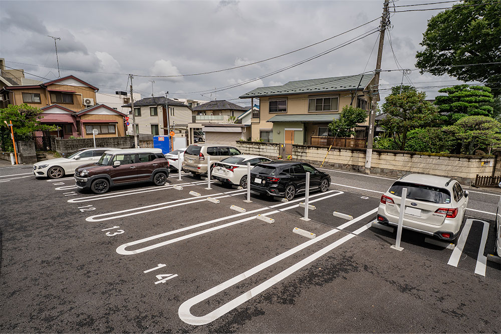 敷地内月極駐車場