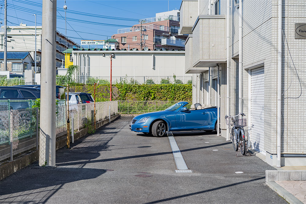 ガレージ前車路の様子