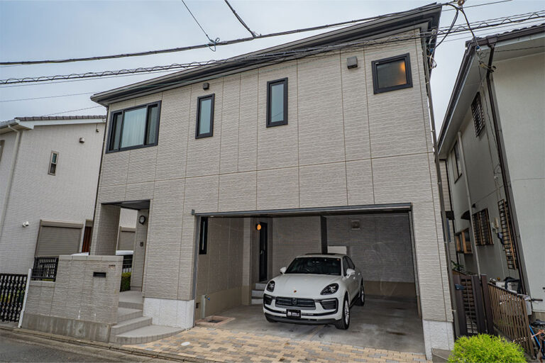 国道17号至近、積水ハウス施工の3LDK+並列2台ガレージ｜鴻巣市