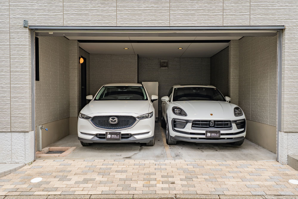 Porsche_MacanとCX-5を駐車した様子