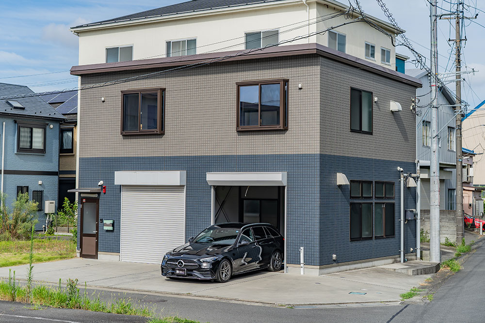 神奈川県大和市柳橋5丁目の中古ガレージハウスとCクラスワゴン（S206）