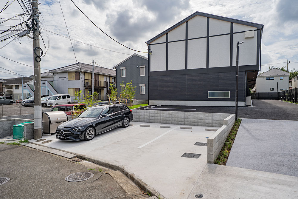 敷地内月極駐車場