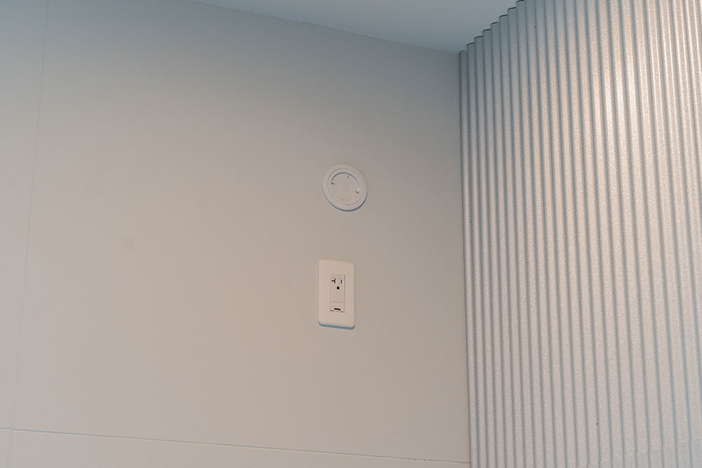 エアコン設置用100V電源と配管穴