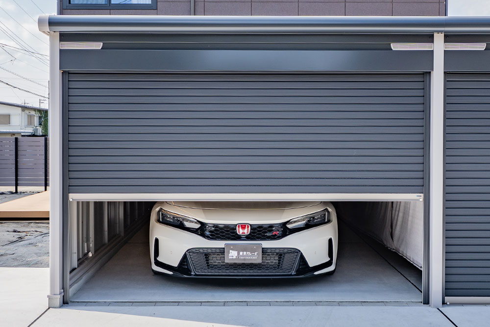 ガレージに駐車したCIVIC TYPE R（FL5）