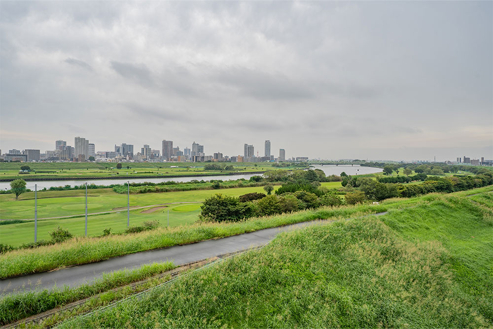 散歩からラウンドまで楽しめる荒川河川敷