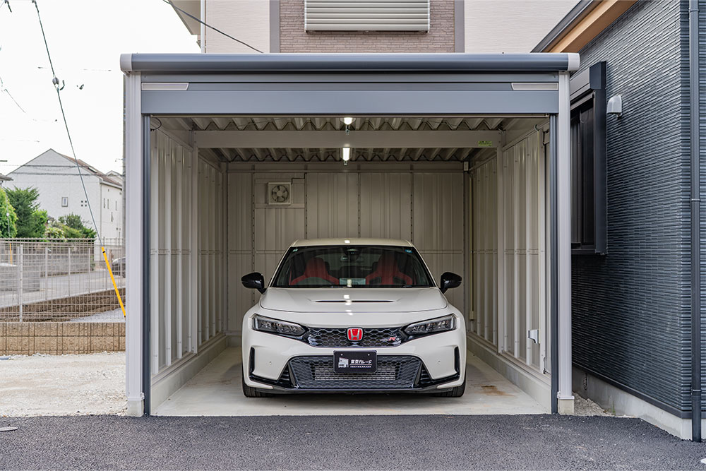ガレージに駐車したCIVIC TYPE R(FL5)